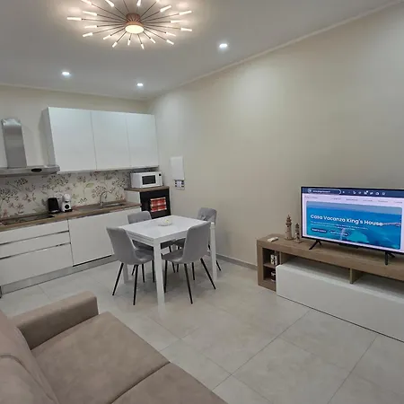 Casa King's House Casa de Férias Quartu SantʼElena